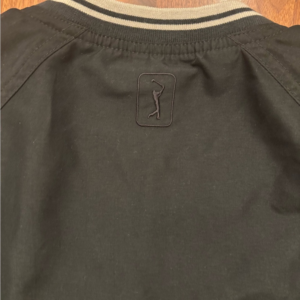 PGA Men's Black Windbreaker. V neck. Pullover lightweight sweatshirt. Size M.
